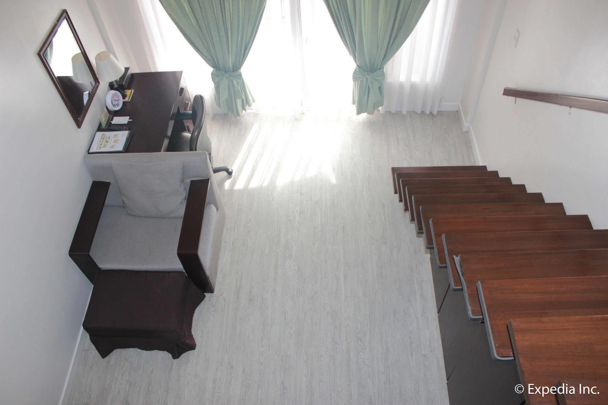 Subic Coco Hotel Olongapo Exterior foto